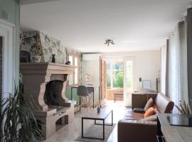 Maison avec accès indépendant, au centre-ville de Tournus, hotel en Tournus