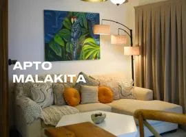 Malakita104, cozy & comfy, pool & beach apartment