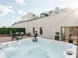 Brand New! Private Jacuzzi - Terrace - Parking