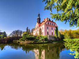 Boutique Pałac Warmątowice Sienkiewiczowskie, feriebolig i Legnica