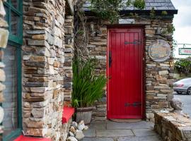 Corcreggan Mill B&B, Self-Catering & Glamping, poilsiautojų namelis mieste Danfanahis