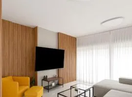The spectacular tallest penthouse in the city 4-BR