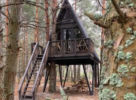 Будинок на дереві TreeHouse Retro, Hotel in Makariv