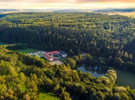 Mlýn Davídkov, hotel u gradu Hryzely
