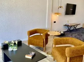 VadiVera Bungalov Modern Suit