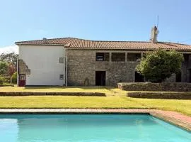 Casa das Pintoras Garden and Pool