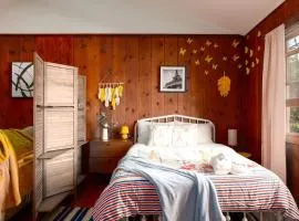 Charming Garden Cottage & Walk to UC & BART & Parking