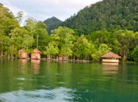 Manyailov Homestay, hotel v destinaci Mantaak