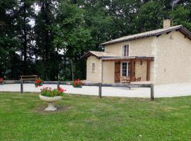 Charmante maison en forêt près d'Eymet, animaux admis - FR-1-616-247, Hotel in Eymet