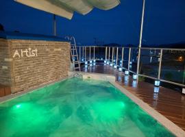 Yeosu Artist Pension, Hotel in Yeosu
