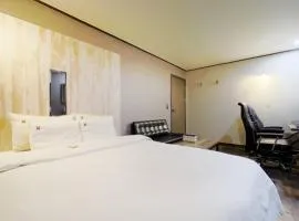 Anyang Donkey Hotel