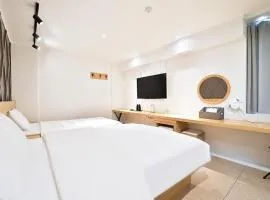 Geojedo Jangseungpo Hotel Carara