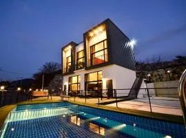 Seollem Onsu Swimmingpool Pension