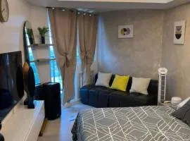 Azure Homestay with PS4, near Malls and City View