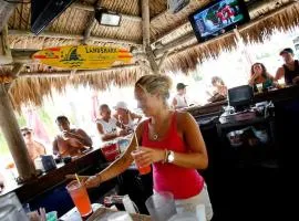 The Village Breeze II - White-sand, Pool, Beaches, Daiquiris, Seafood!