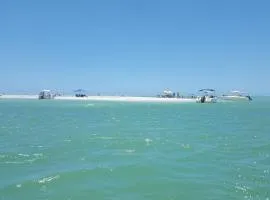 Village Breeze III - Heated Pool, Private Patio, Village and Beach!