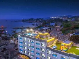 Gampo Beach Hill Pool Villa