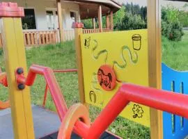 Farma Slunečný Dvůr apartmány a family stany střecha pod střechou