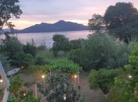 Lou Apartments & Hostel, ξενοδοχείο στην Αιδηψό