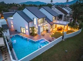 V192 Brand New Golf side 5BR Villa with Private Pool