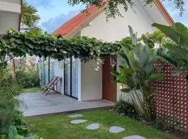 NAIA The Villa - Modern Tropical Retreat