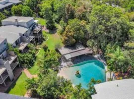 Bright and spacious 2-Bed beach resort apartment