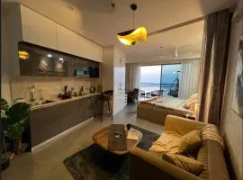 The Sunset Studio River & Skyline View 35 floor