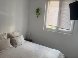 Location In private security residence with free parking, 1 minute from tramway, 9 minutes from de center, accessible all transports