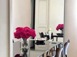 100 m2 Central Athenian Maison, with Acropolis Views
