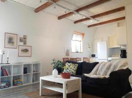 Historical area, Nature, cozy and comfortable, hotel v destinaci Skruv