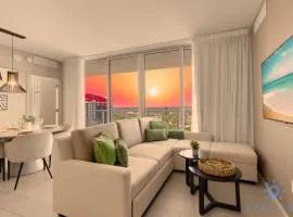 Bayview Luxury: 3BR Pools Oceanfront Amenities