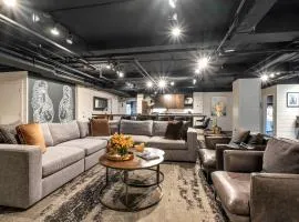 Contemporary Suite 6BR by Maddox Hotel