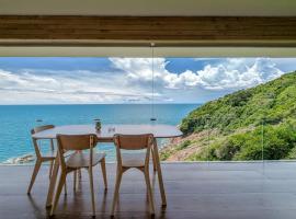 Couples Dream - a secret house with stunning sunsets, and private beach access, Hotel in Ko Ma