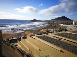 alquilaencanarias El Medano Spectacular terrace and sea views A