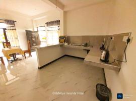 Sea Side Homestay, hotel de playa en Nikawatawana