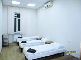 uaHOSTEL