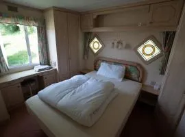 The 3-Bed Getaway with Free Parking