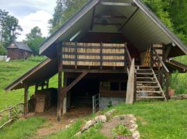 Le chalet a la ferme, hotel din Massat