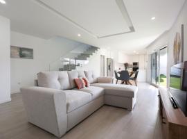 Casa de ferias com Piscina e Suite، فندق في فيرناو فيرو