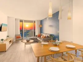 Infinite View, Balcony, Gym, Amazing Pool