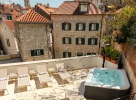 Marmont Heritage Hotel