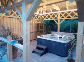 Feriengut zum Fürst`n mit Außenwhirlpool und Sauna, luxe hotel in Eppenschlag