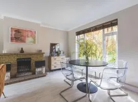 Spacious 3BR Home Huge Garden Free Parking