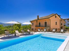 Dominella 2、カザール・ヴェリーノのホテル