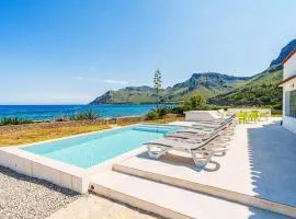 Holiday Home Xoroi by Interhome