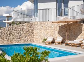 Poolside Architect Studios, hotel v Novalji