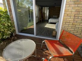 Deux pièces avec terrasse, vue jardin, Hotel in Witry-lès-Reims