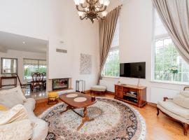 Luxury Villa in P&auml;rnu, walking distance from the beach and city centre, hotel de lujo en P&auml;rnu
