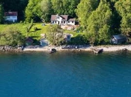 Beautiful Beach line Cabin with sauna near Pulpit Rock