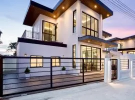 Another Hour Pool Villa